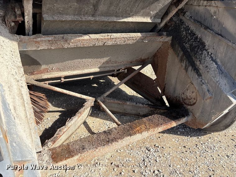 image for item EM6152 Elgin Pelican street sweeper