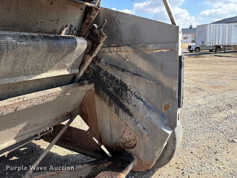 image for item EM6152 Elgin Pelican street sweeper