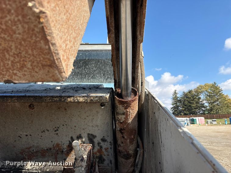 image for item EM6152 Elgin Pelican street sweeper