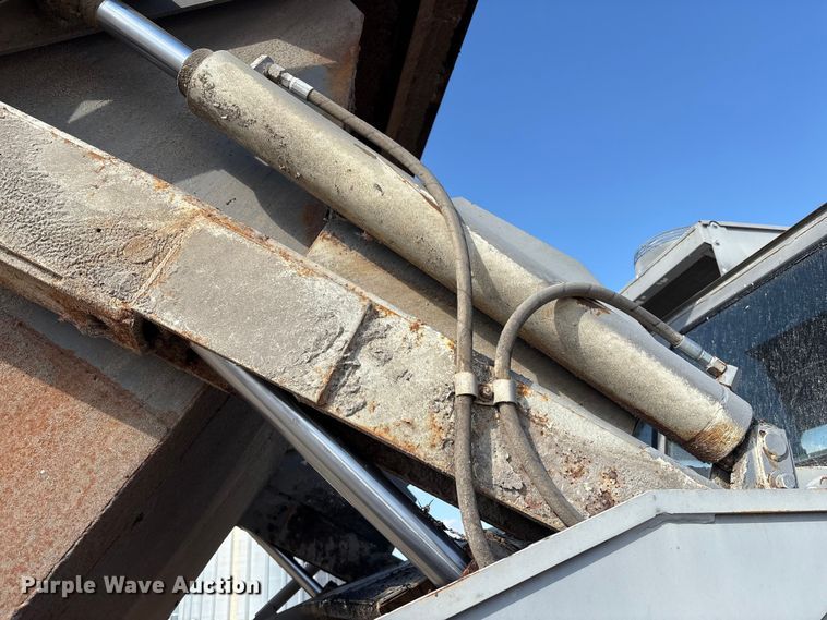 image for item EM6152 Elgin Pelican street sweeper