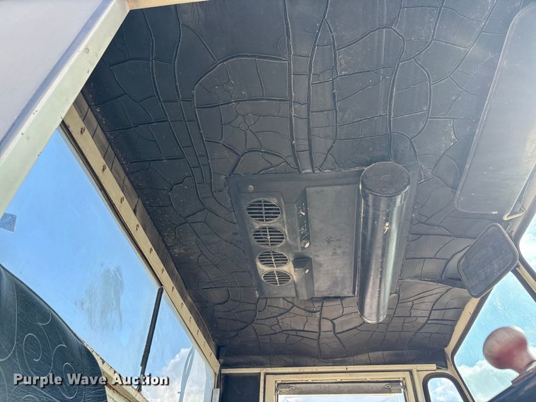 image for item EM6152 Elgin Pelican street sweeper