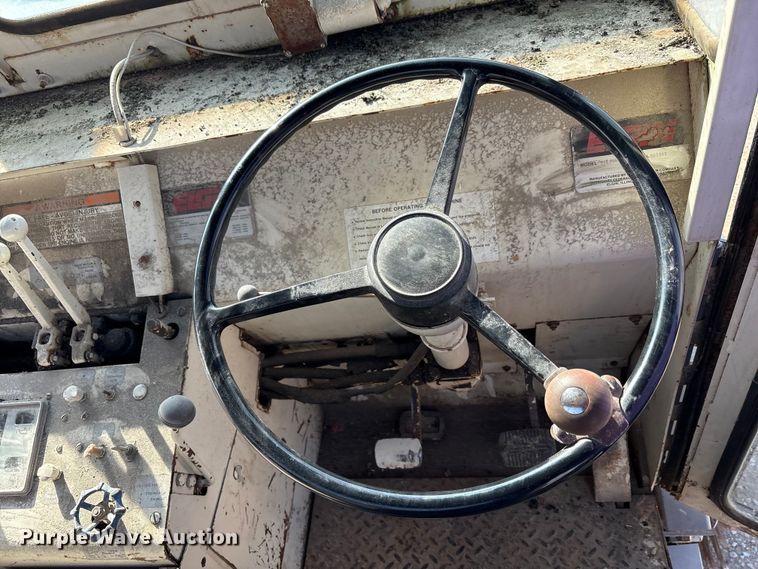 image for item EM6152 Elgin Pelican street sweeper