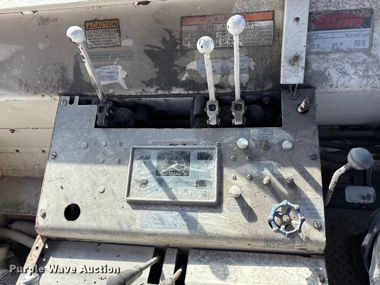 image for item EM6152 Elgin Pelican street sweeper