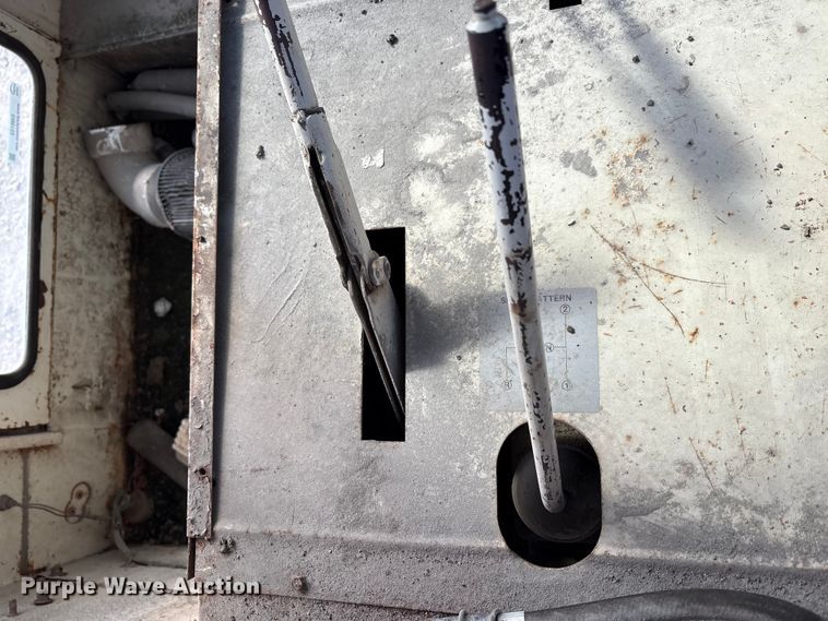 image for item EM6152 Elgin Pelican street sweeper