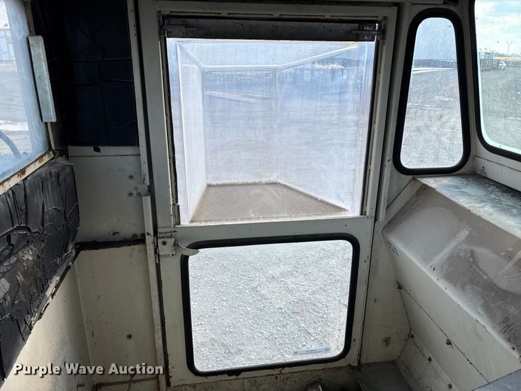 image for item EM6152 Elgin Pelican street sweeper