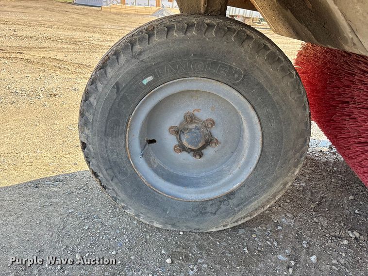 image for item EM6152 Elgin Pelican street sweeper