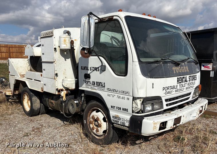 image for item EM6154 2000 Isuzu NQR vacuum truck