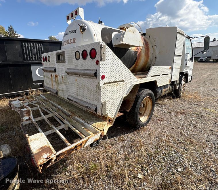 image for item EM6154 2000 Isuzu NQR vacuum truck