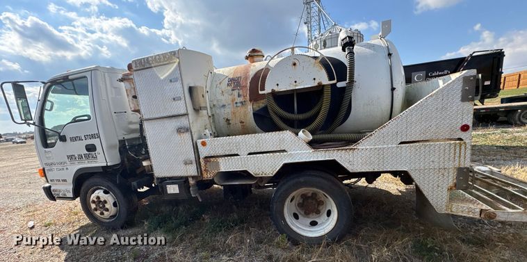 image for item EM6154 2000 Isuzu NQR vacuum truck