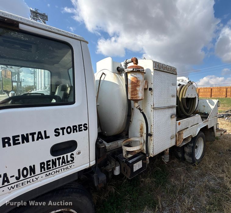 image for item EM6154 2000 Isuzu NQR vacuum truck