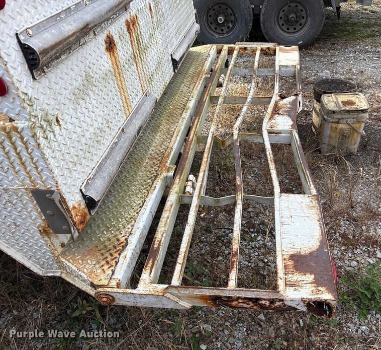 image for item EM6154 2000 Isuzu NQR vacuum truck