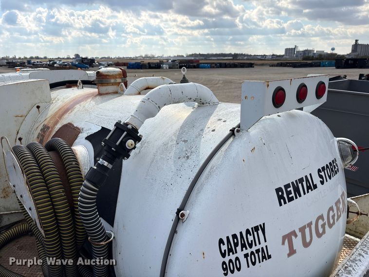 image for item EM6154 2000 Isuzu NQR vacuum truck