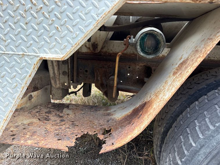 image for item EM6154 2000 Isuzu NQR vacuum truck