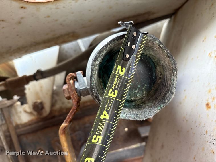 image for item EM6154 2000 Isuzu NQR vacuum truck