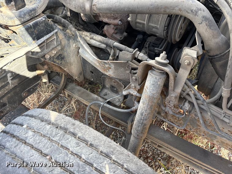 image for item EM6154 2000 Isuzu NQR vacuum truck