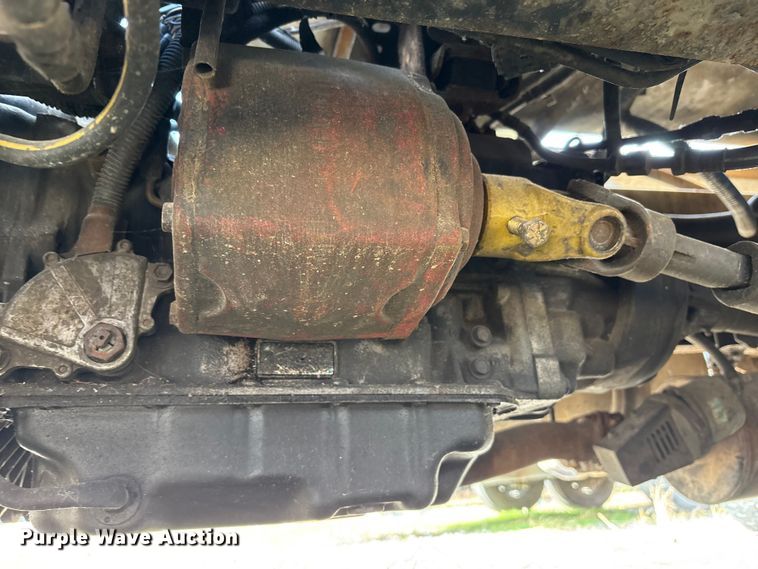 image for item EM6154 2000 Isuzu NQR vacuum truck