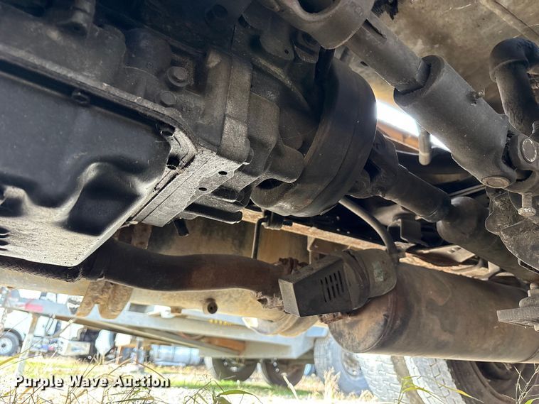 image for item EM6154 2000 Isuzu NQR vacuum truck