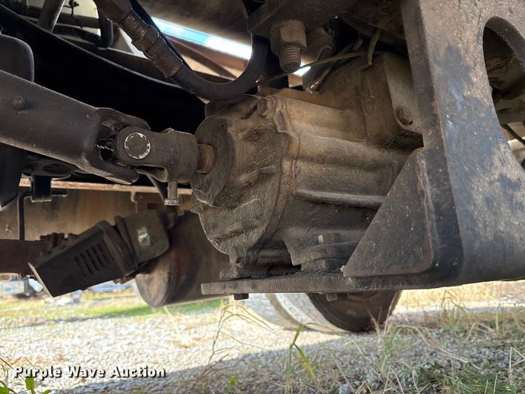 image for item EM6154 2000 Isuzu NQR vacuum truck