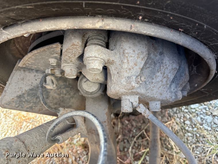 image for item EM6154 2000 Isuzu NQR vacuum truck