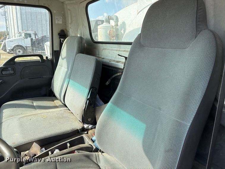 image for item EM6154 2000 Isuzu NQR vacuum truck