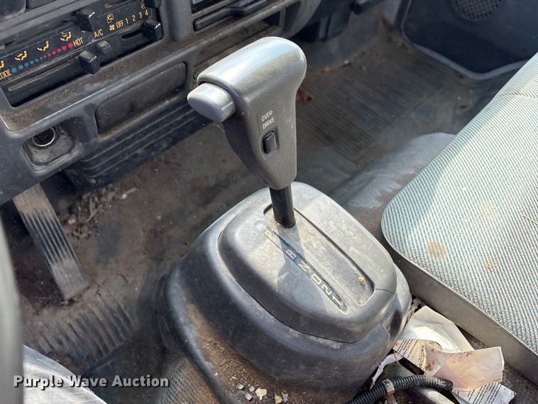 image for item EM6154 2000 Isuzu NQR vacuum truck