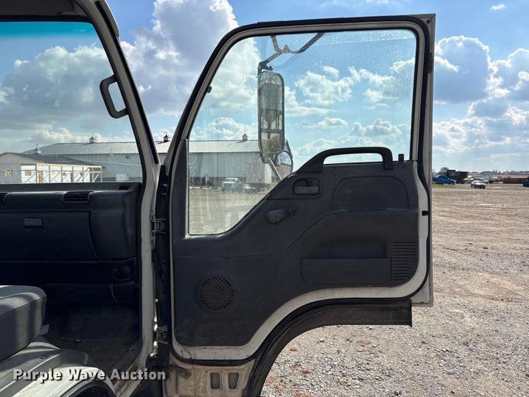 image for item EM6154 2000 Isuzu NQR vacuum truck