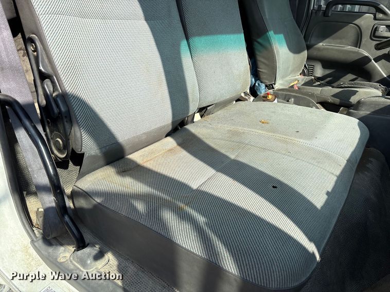 image for item EM6154 2000 Isuzu NQR vacuum truck