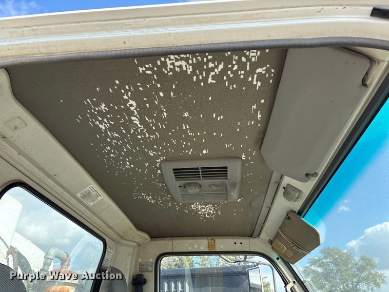 image for item EM6154 2000 Isuzu NQR vacuum truck