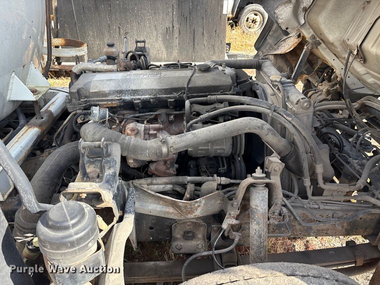 image for item EM6154 2000 Isuzu NQR vacuum truck