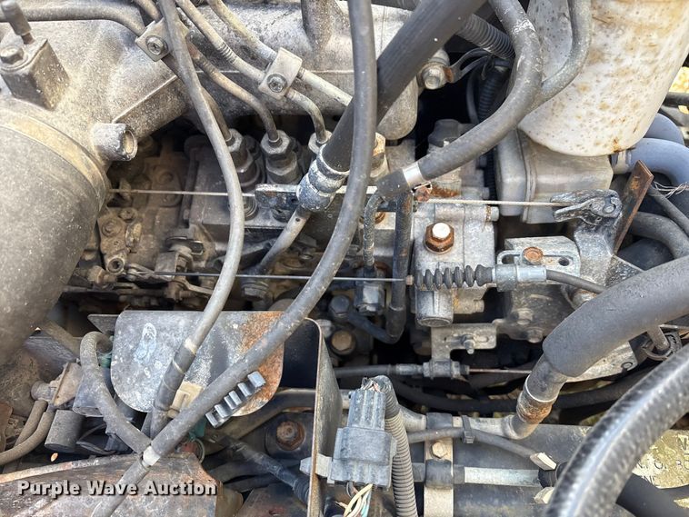 image for item EM6154 2000 Isuzu NQR vacuum truck