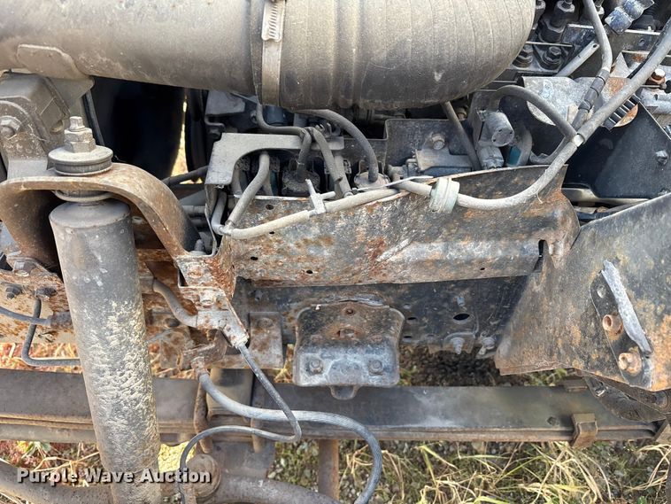 image for item EM6154 2000 Isuzu NQR vacuum truck