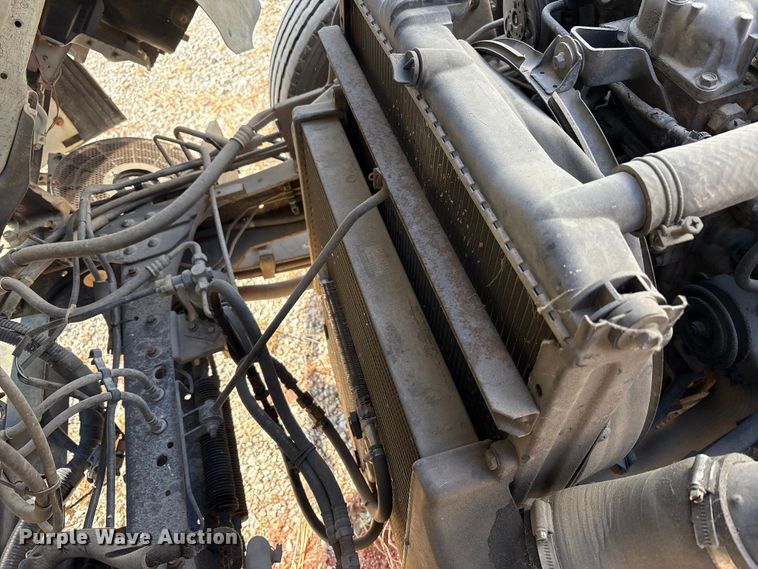 image for item EM6154 2000 Isuzu NQR vacuum truck