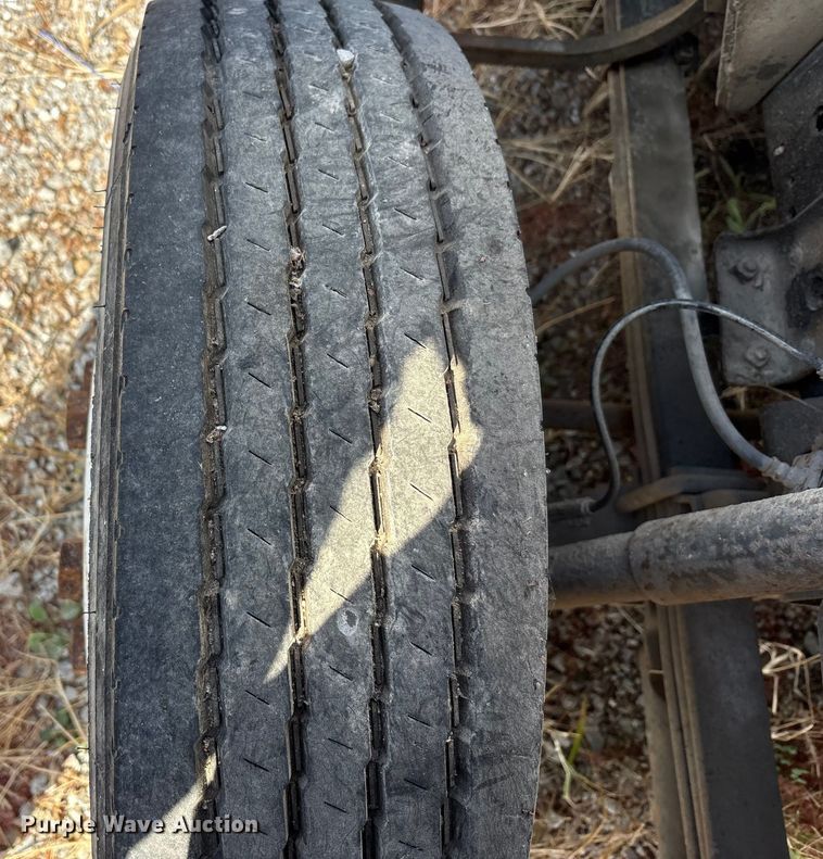 image for item EM6154 2000 Isuzu NQR vacuum truck