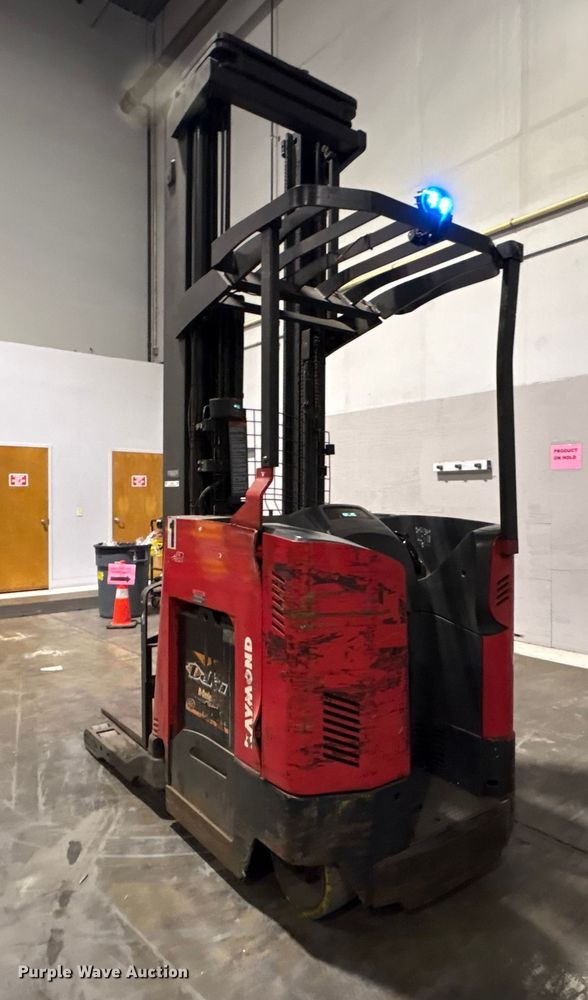 image for item EM6157 Raymond 750-R45TT forklift