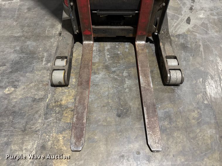 image for item EM6157 Raymond 750-R45TT forklift