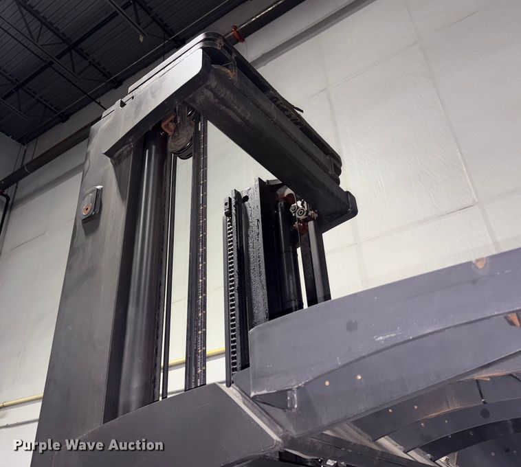 image for item EM6157 Raymond 750-R45TT forklift