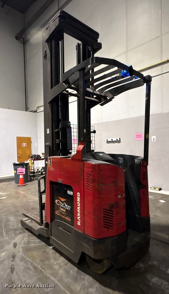image for item EM6158 Raymond 750 - R45TT forklift