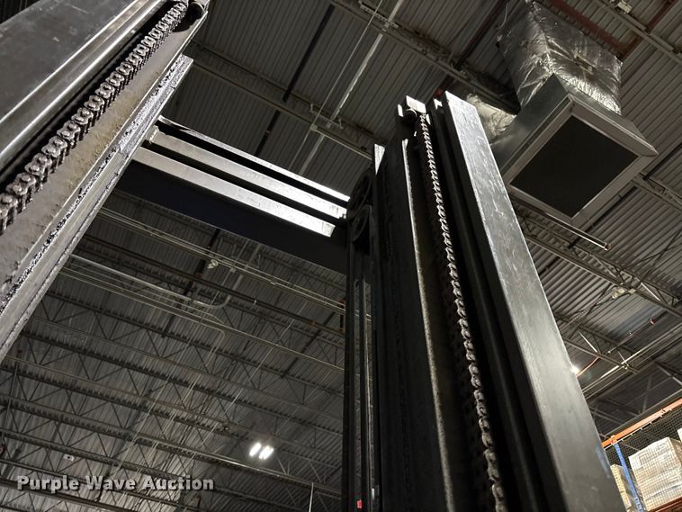 image for item EM6158 Raymond 750 - R45TT forklift