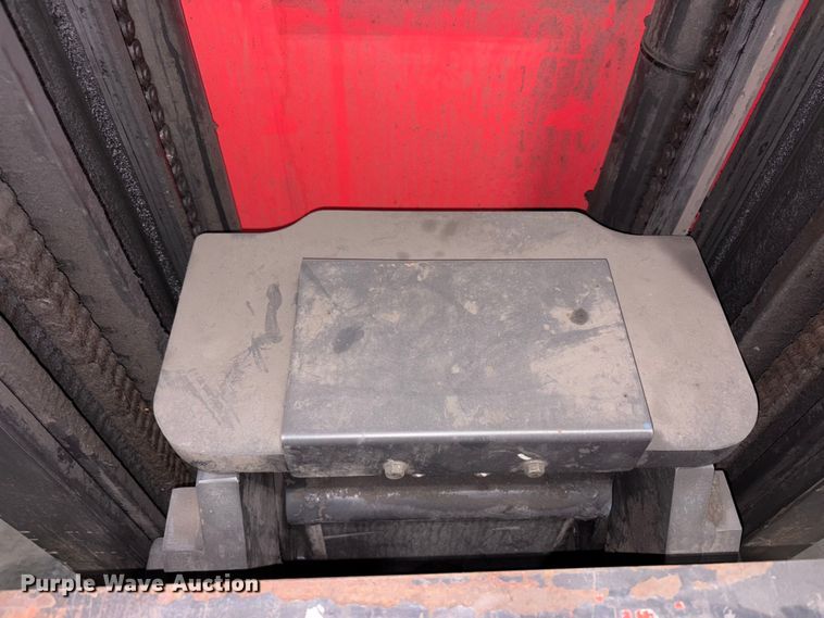 image for item EM6158 Raymond 750 - R45TT forklift