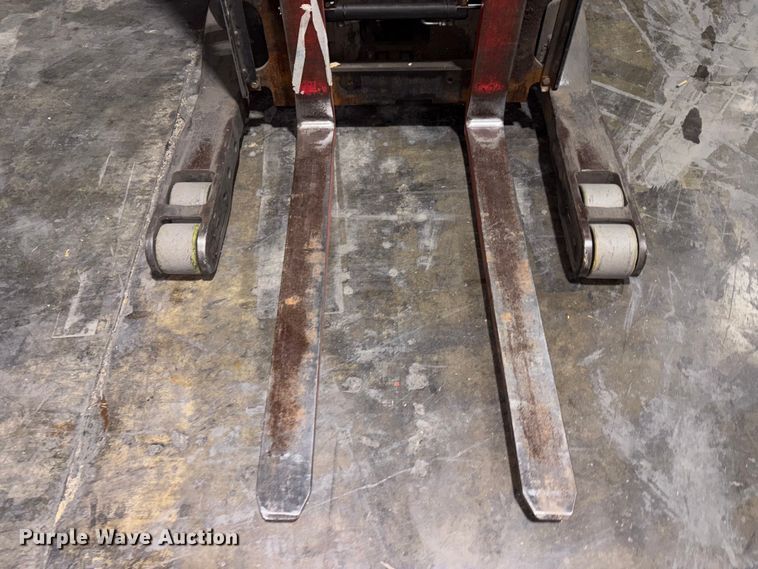 image for item EM6158 Raymond 750 - R45TT forklift