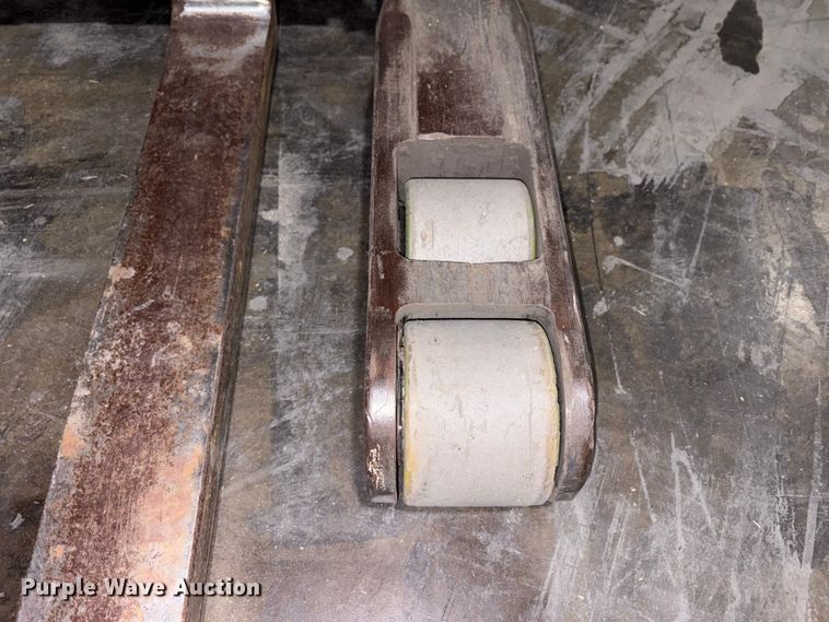 image for item EM6158 Raymond 750 - R45TT forklift