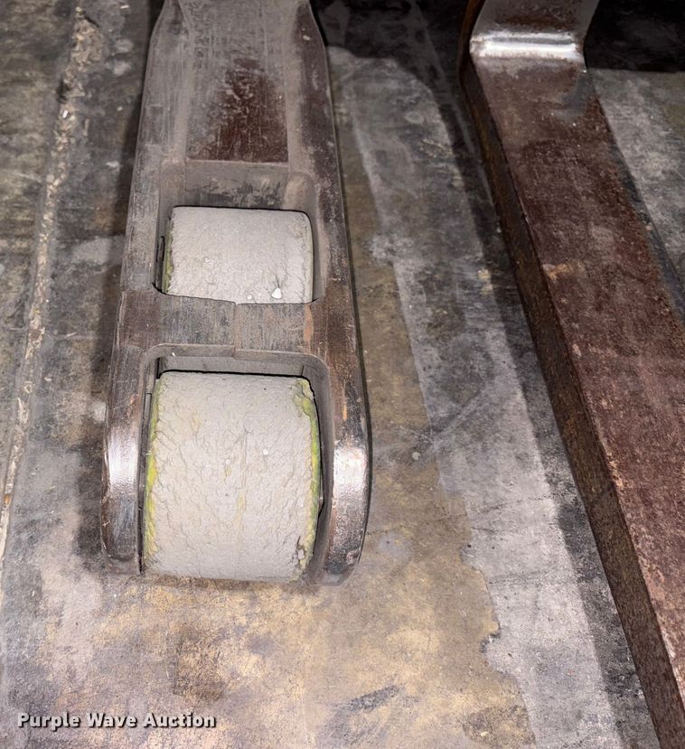 image for item EM6158 Raymond 750 - R45TT forklift