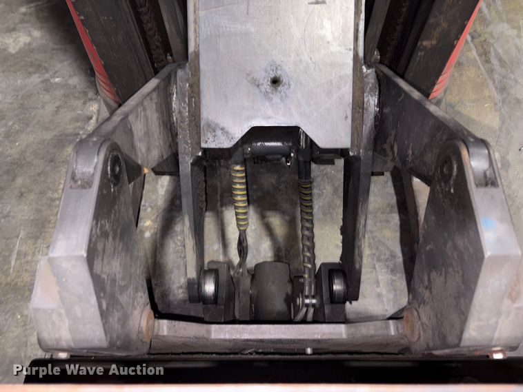 image for item EM6158 Raymond 750 - R45TT forklift