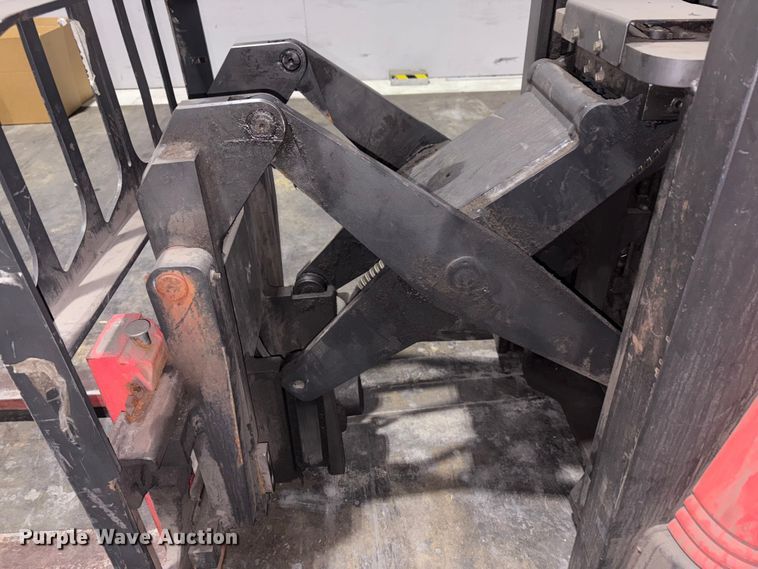 image for item EM6158 Raymond 750 - R45TT forklift