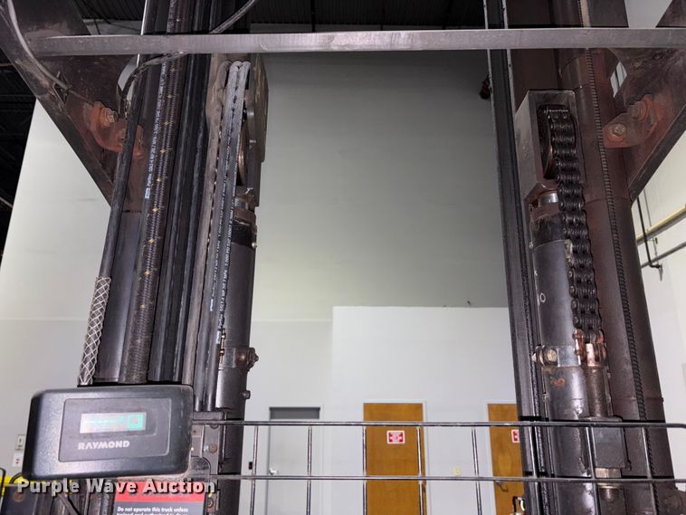 image for item EM6158 Raymond 750 - R45TT forklift