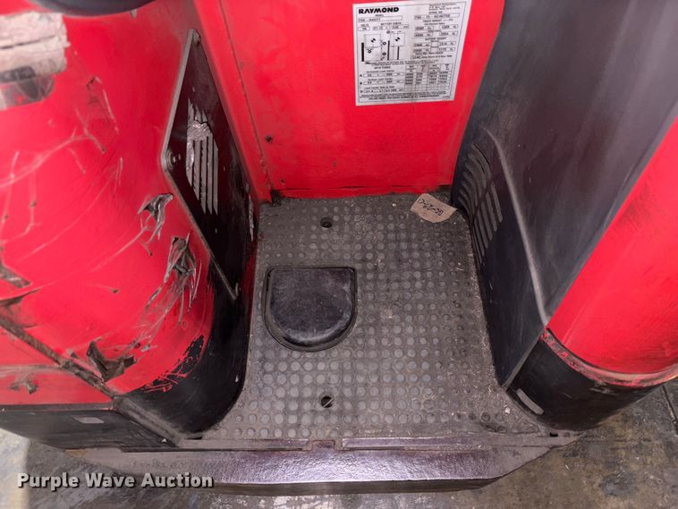 image for item EM6158 Raymond 750 - R45TT forklift
