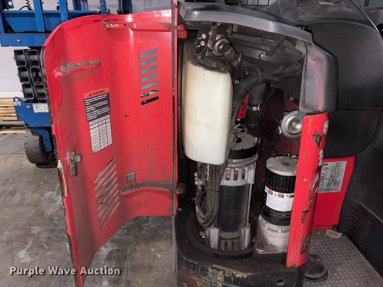 image for item EM6158 Raymond 750 - R45TT forklift