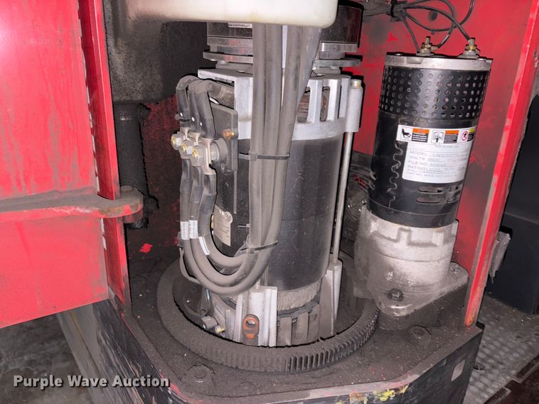 image for item EM6158 Raymond 750 - R45TT forklift