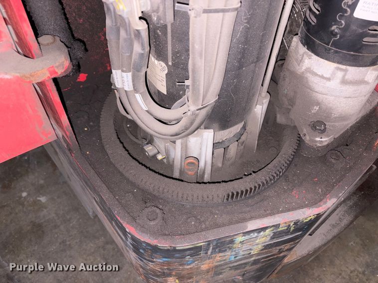 image for item EM6158 Raymond 750 - R45TT forklift