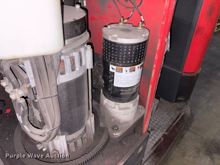 image for item EM6158 Raymond 750 - R45TT forklift